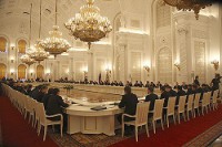 В Москве открылось заседание Госсовета, будут обсуждаться вопросы замещения импорта, адаптации российских регионов к требованиям ВТО, работа экономики страны в условиях санкций.