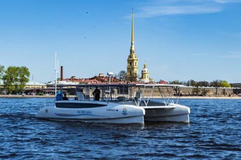 В Санкт-Петербурге состоялась презентация первого российского экокатамарана