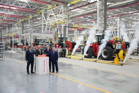 Ростсельмаш запустил в эксплуатацию новый тракторный завод, первый в России за последние 52 года